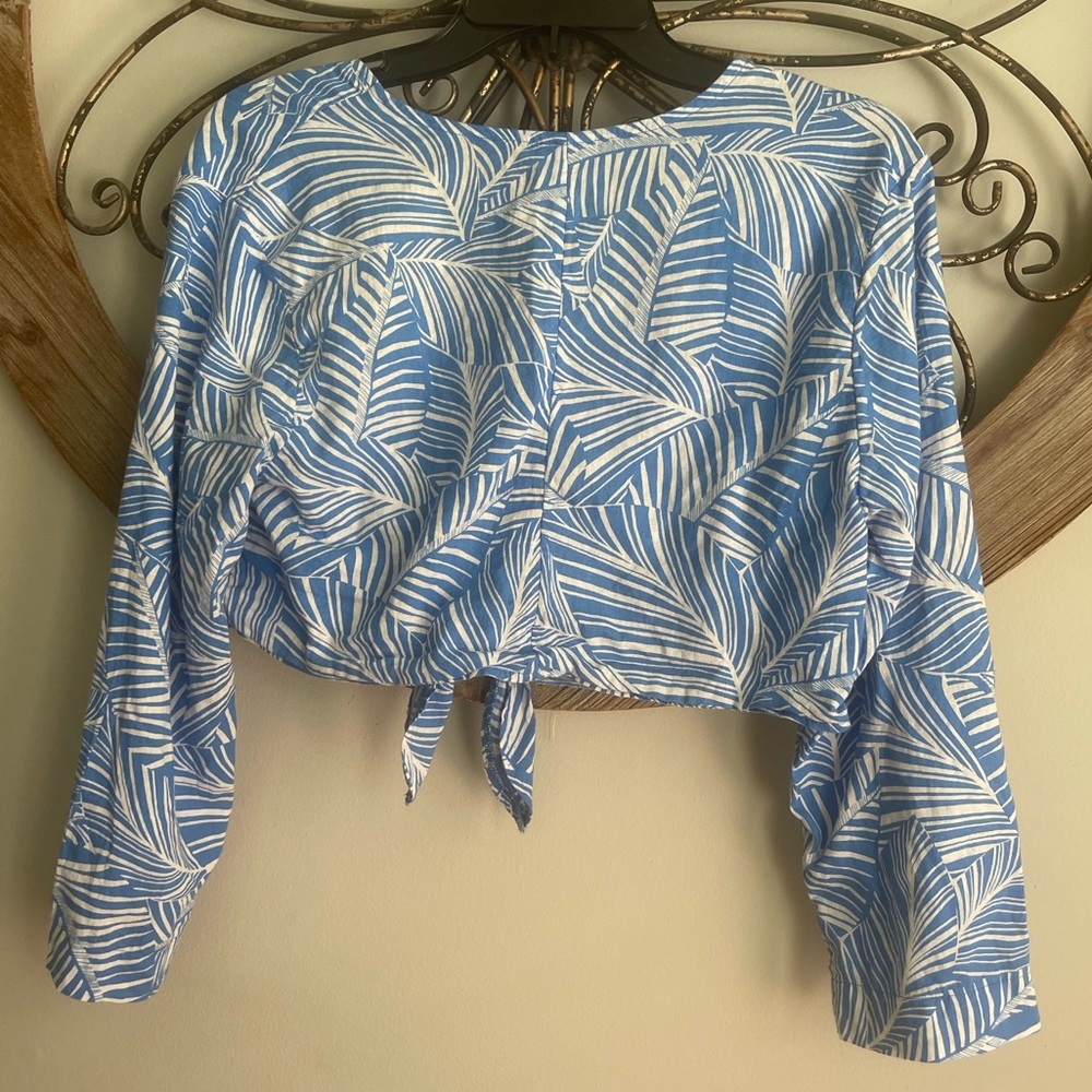 Shade & Shore Midriff Top - Picture 2 of 3